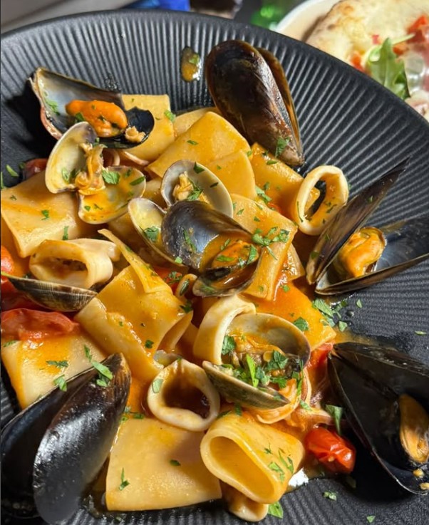 Italienisches Pasta-Gericht mit Meeresfrüchten